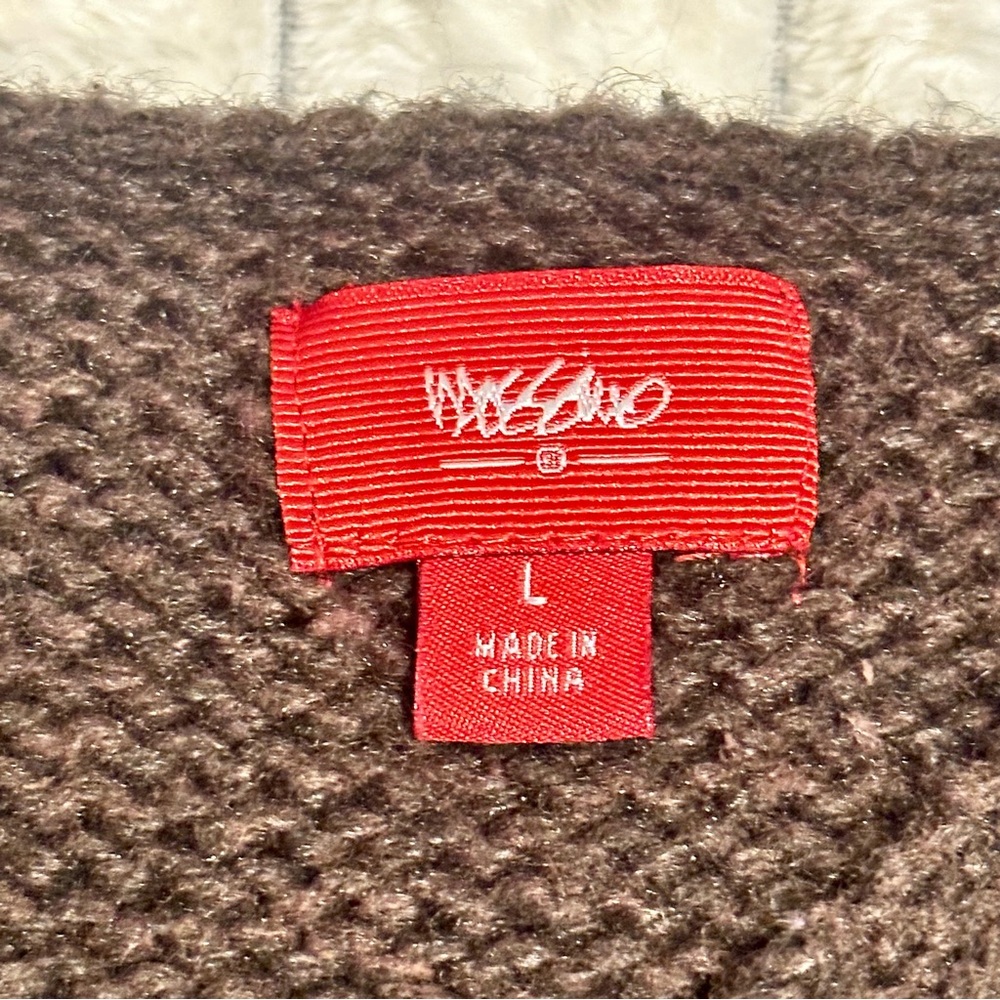 Women Chocolate V-Neck Sweater - Picture 5 of 6